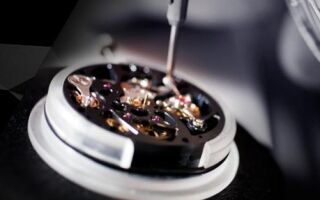 Почему стоит доверить ремонт элитных швейцарских часов профессионалам